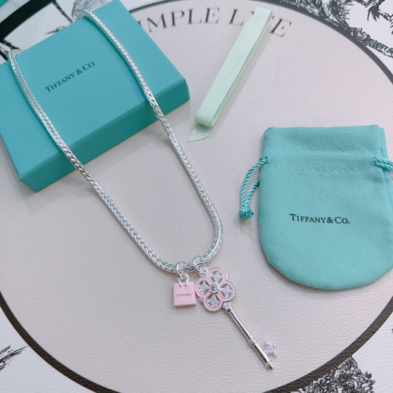 T*f*ny necklaces